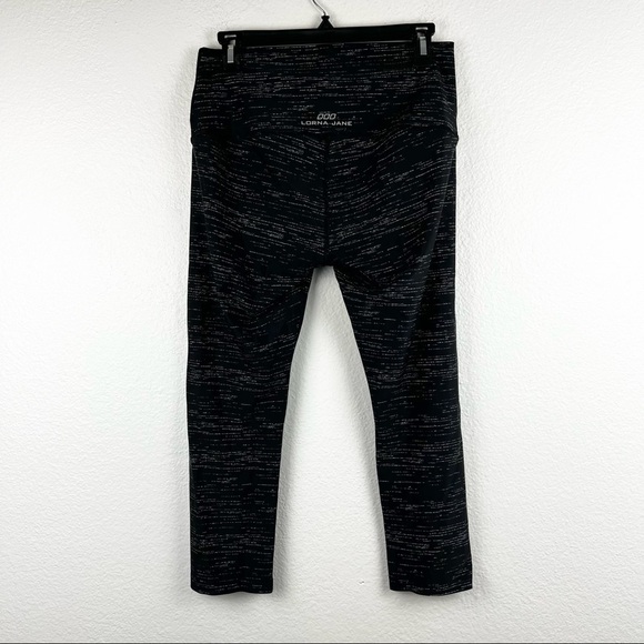 LORNA JANE Black and White Capri Leggings - Picture 3 of 5
